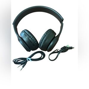 Professional Over-Ear Wired Headphones with Cushioned Earpads